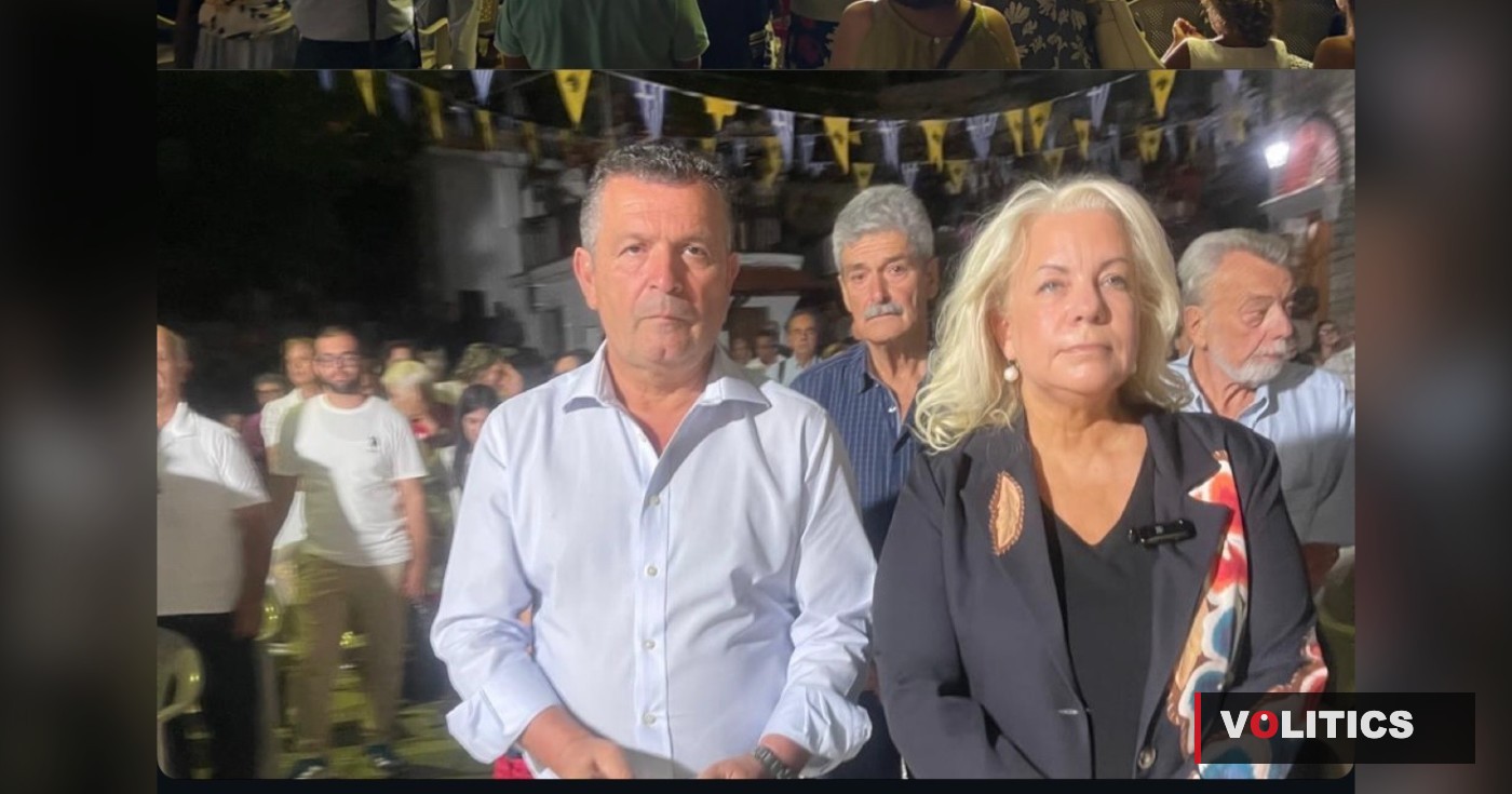 Όταν το πολιτικό χαμόγελο πήρε ρεπό: Μία φωτογραφία, πολλά σενάρια
