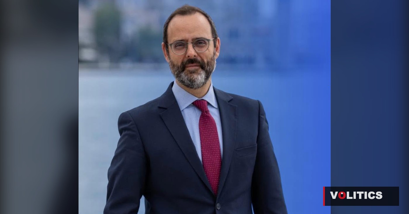 Μαραβέγιας: «Πολιτικά παρών» – Η αιχμή για την αλαζονεία και τον «κακό εαυτό» της ΝΔ