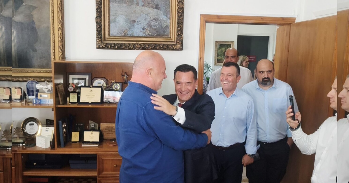 Η Ζέττα έλειπε, αλλά ο Μπέος δεν την ξέχασε
