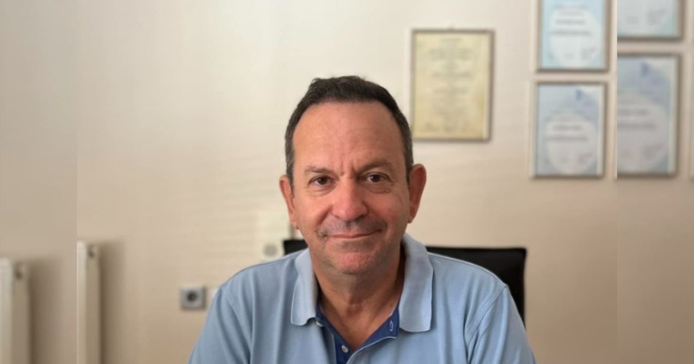 Ο Βενέτης θέλει να σβήσει τα τζάκια, αλλά άναψε φωτιές με τον Άδωνι!