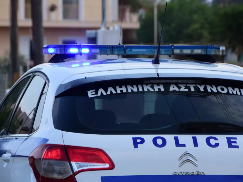 Οδήγησε χωρίς δίπλωμα και κατέληξε με χειροπέδες: Τι συνέβη στον Αλμυρό