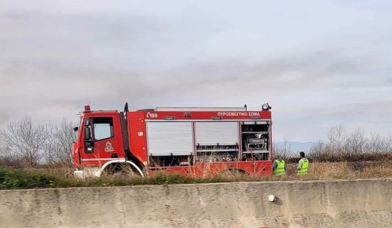 Φορτηγό προκάλεσε φωτιά στην Εγνατία Οδό στην Αλεξάνδρεια Ημαθίας – Σηκώθηκε ένα ελικόπτερο