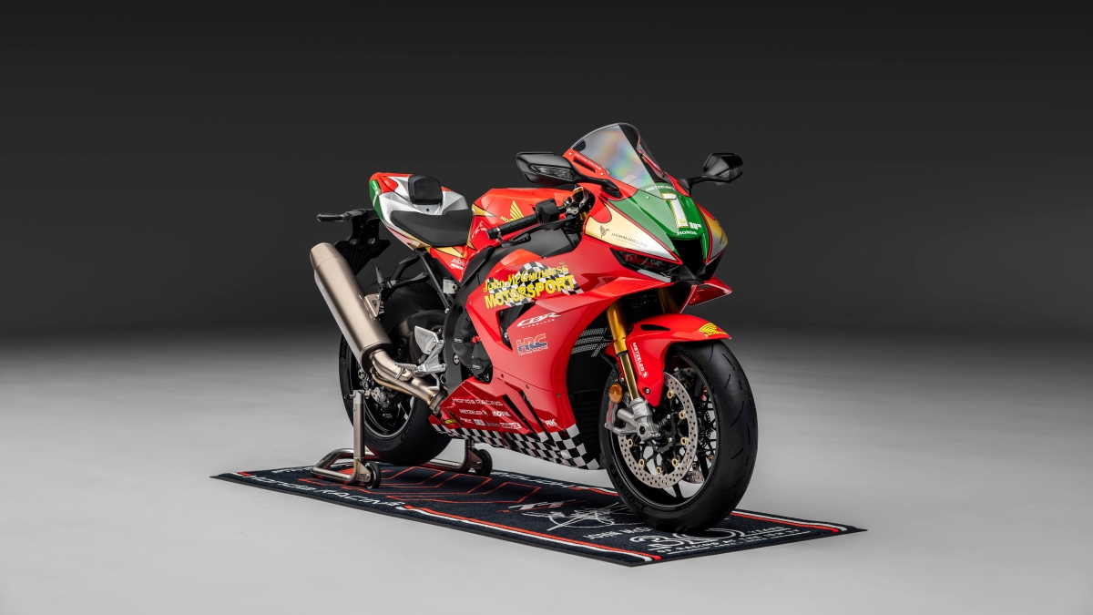 Honda CBR1000RR-R Fireblade SP John McGuinness 30th Anniversary Replica