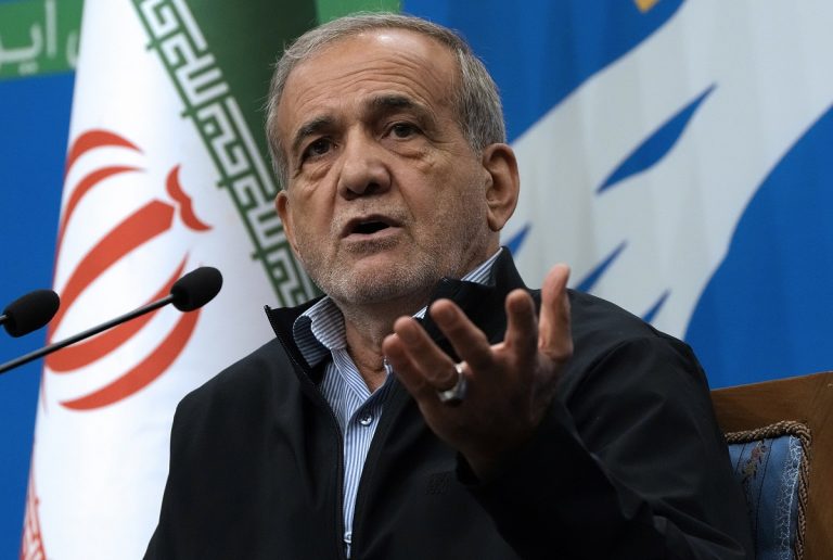 Ιράν: Προεδρικό μήνυμα στους πολίτες για προσαρμογή στις συνθήκες που δημιουργούν στην οικονομία οι νέες κυρώσεις από τις ΗΠΑ
