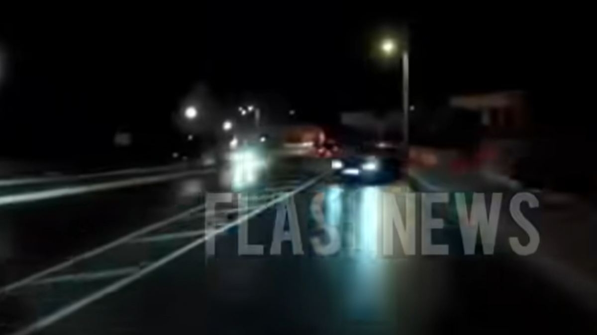 Σφοδρό τροχαίο στα Χανιά: Η στιγμή που ΙΧ χάνει τον έλεγχο και πέφτει πάνω σε ταξί (vid)
