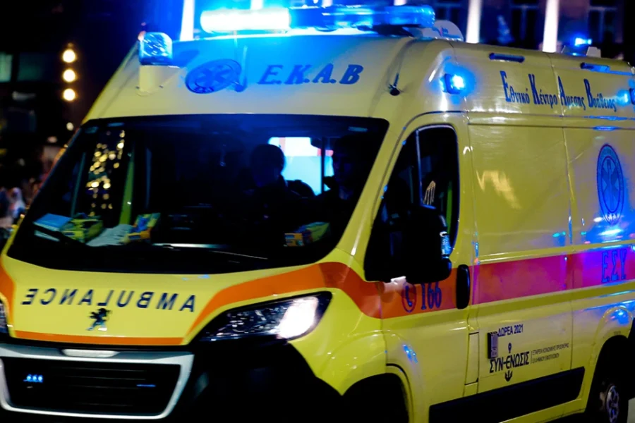 Τροχαίο ατύχημα με σύγκρουση αυτοκινήτων στην Κασσαβέτη – Δύο τραυματίες