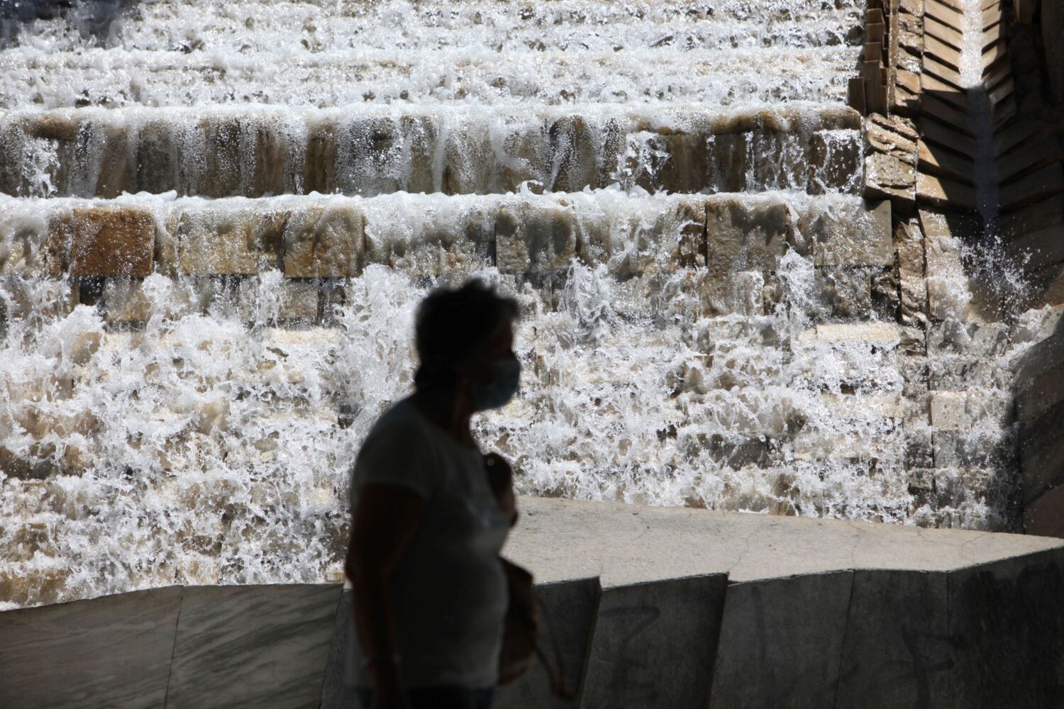 Καιρός: Συνεχίζονται οι υψηλές θερμοκρασίες στη Θεσσαλία – 38αρι στα Φάρσαλα