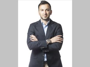 Κωνσταντίνος Ξυλομένος: Αναπάντητα ερωτήματα για την απευθείας ανάθεση στο μεταλλικό στέγαστρο της Δυτικής εξέδρας του Δημοτικού Σταδίου Καρδίτσας