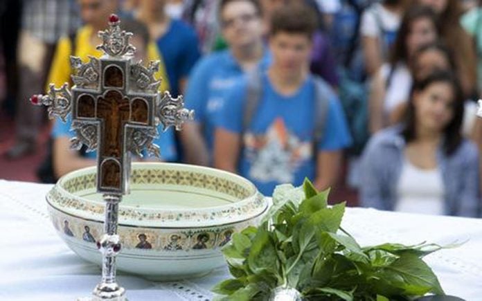 Αγιασμός στα Πρότυπα Σχολεία της Λάρισας