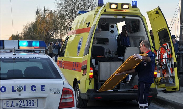 Τραυματισμός νεαρού με μηχανάκι το απόγευμα στον Βόλο