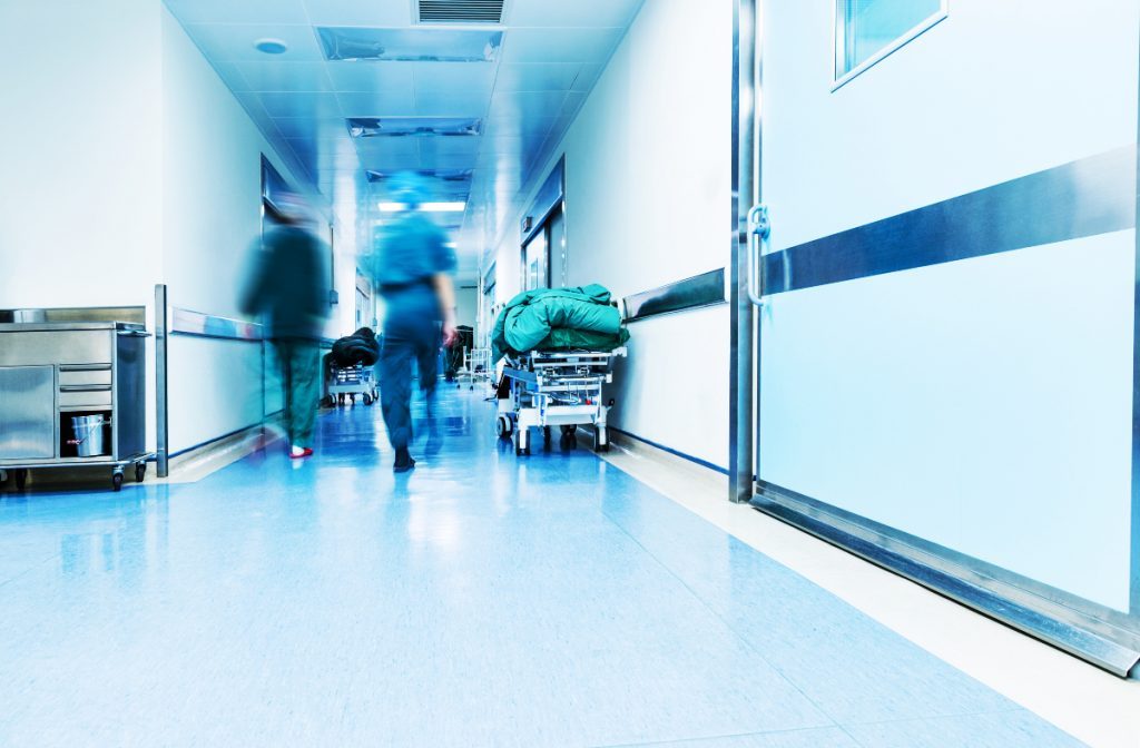 Αμεσες διακομιδές 8χρονου και μωρού 5 μηνών στο Νοσοκομείο Βόλου