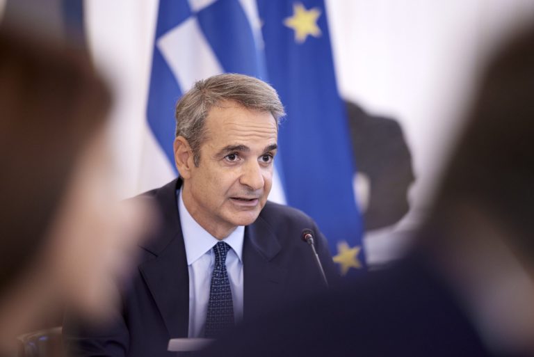 Βίντεο Μητσοτάκη στα κοινωνικά δίκτυα για τη μείωση στο σταθερό τιμολόγιο της ΔΕΗ – «Ασπίδα προστασίας για κάθε ελληνική οικογένεια»