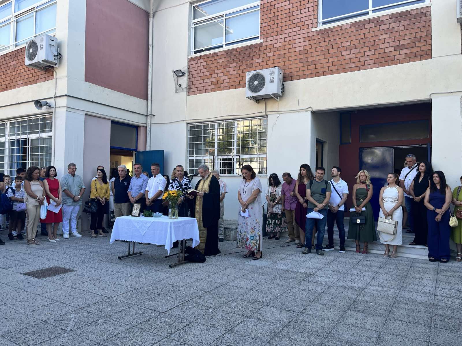 Με τον καθιερωμένο Αγιασμό ξεκίνησε η νέα σχολική χρονιά στο Μουσικό Σχολείο Λάρισας (φωτ.)