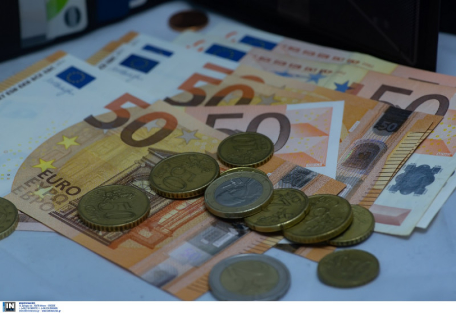 Προκαταβολή φόρου: Γιατί η μείωση από το 55% στο 50% αποτελεί ισχνό βοήθημα για τους επαγγελματίες