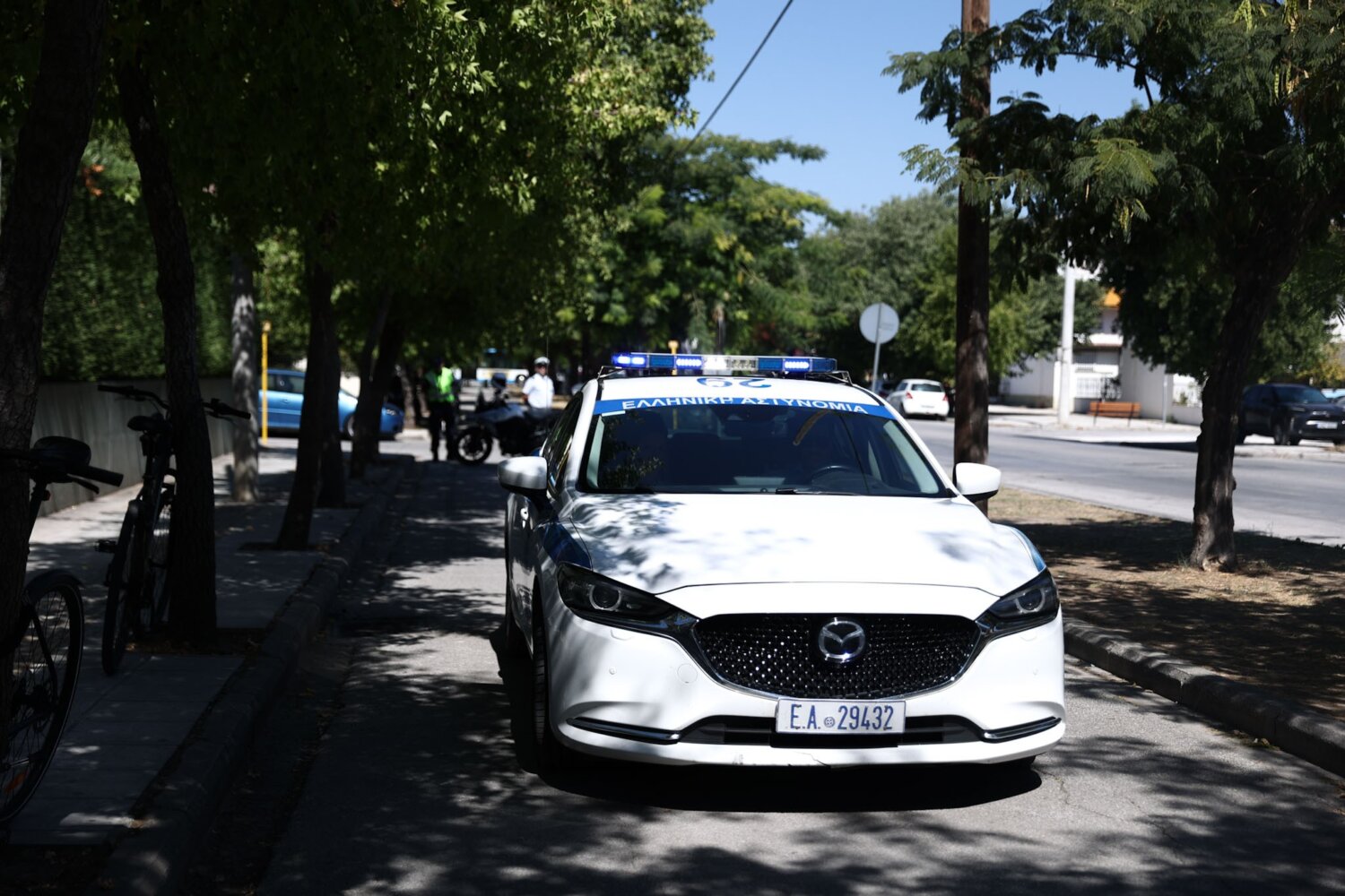 Συναγερμός στη Λάρισα: Γυναίκα απειλούσε να πέσει από μπαλκόνι