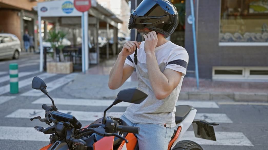 Βροχή προστίμων στη Μαγνησία και στη Θεσσαλία για τη μη χρήση του προστατευτικού κράνους
