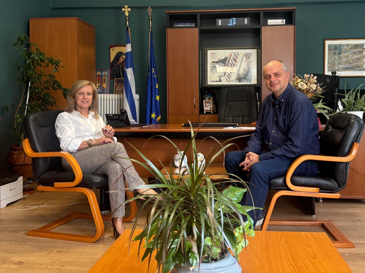 Καπετάνος στις Διευθύνσεις Εκπαίδευσης: «Σύγχρονα και ασφαλή σχολεία, επένδυση στο μέλλον της Λάρισας» – Ευχές για καλή σχολική χρονιά
