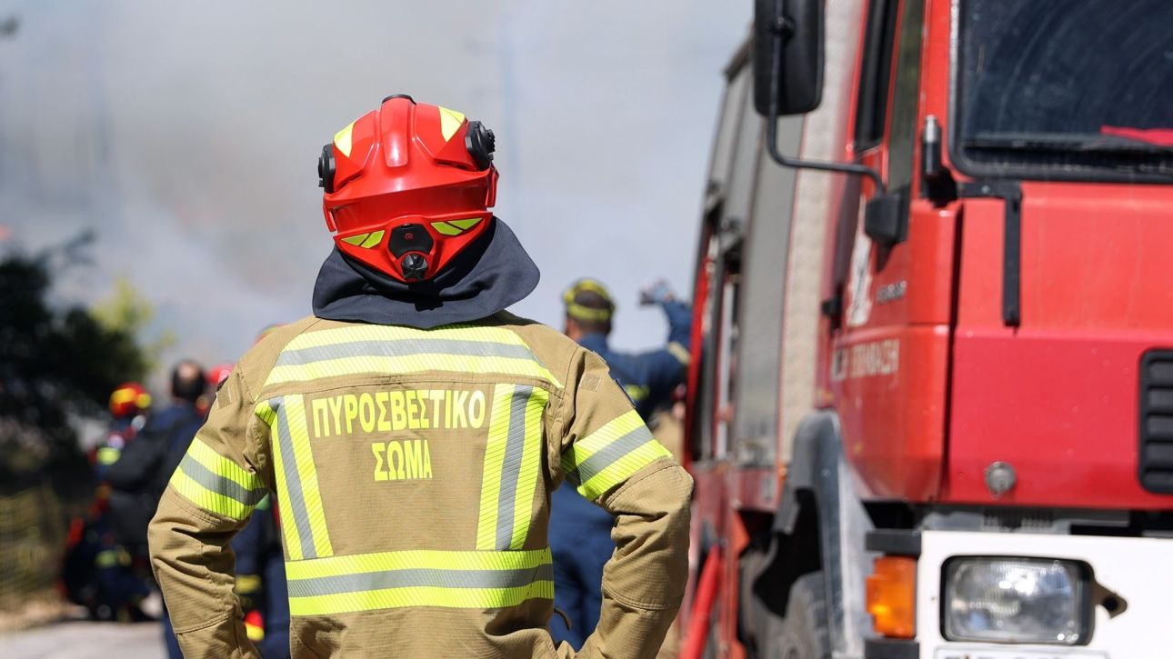 Φωτιά ξέσπασε στον Γαλατά Ναυπακτίας - Καίει καλαμιές και χαμηλή βλάστηση