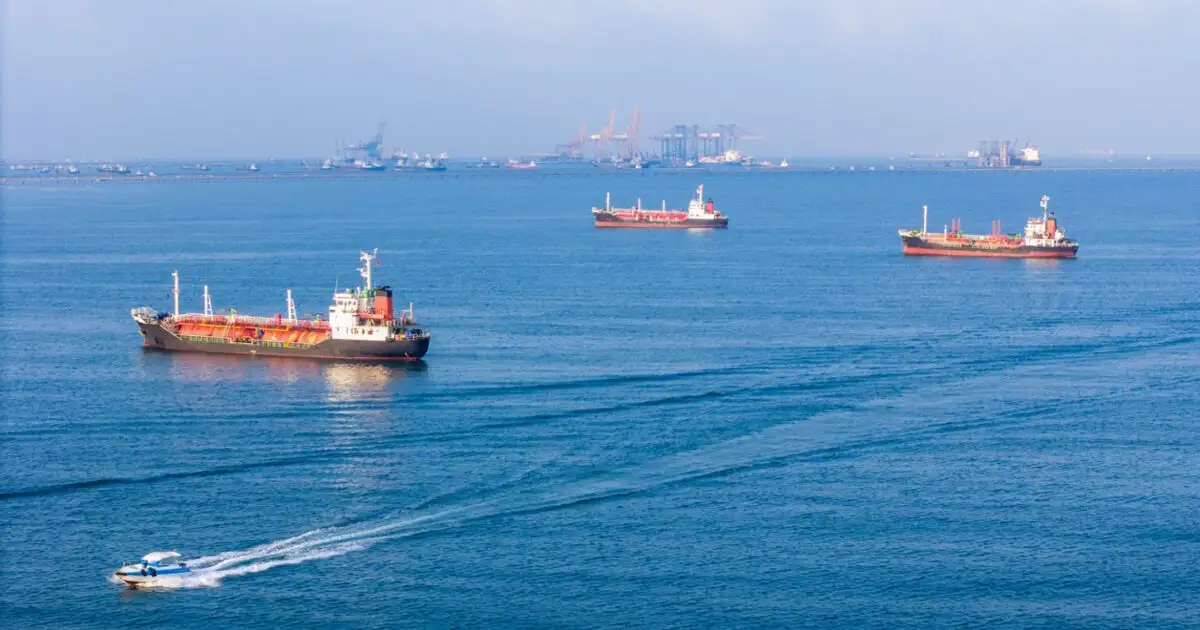 Ιράν: Αύξησε τη «μαύρη λίστα» στα 56 τάνκερ για τη διέλευση από τα Στενά του Ορμούζ