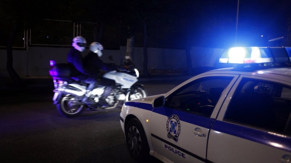Σοκ στο Βόλο: 19χρονος χτύπησε άγρια με παλούκι τον 43χρονο πατέρα του έξω από το Δημαρχείο!