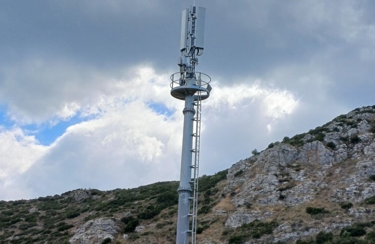 Κεραία-μυστήριο στο Διμήνι: «Ξεφύτρωσε» από το πουθενά πριν λίγες μέρες- Αντιδρούν οι κάτοικοι