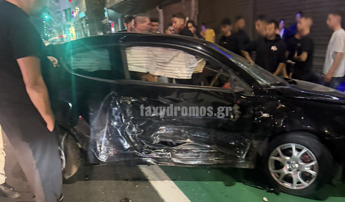 Σύγκρουση δυο αυτοκινήτων στο κέντρο του Βόλου