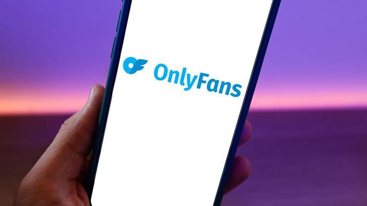 Βόλος: Στο εδώλιο εξαιτίας… OnlyFans – Ζευγάρι λογομάχησε και κατέληξε στα δικαστήρια