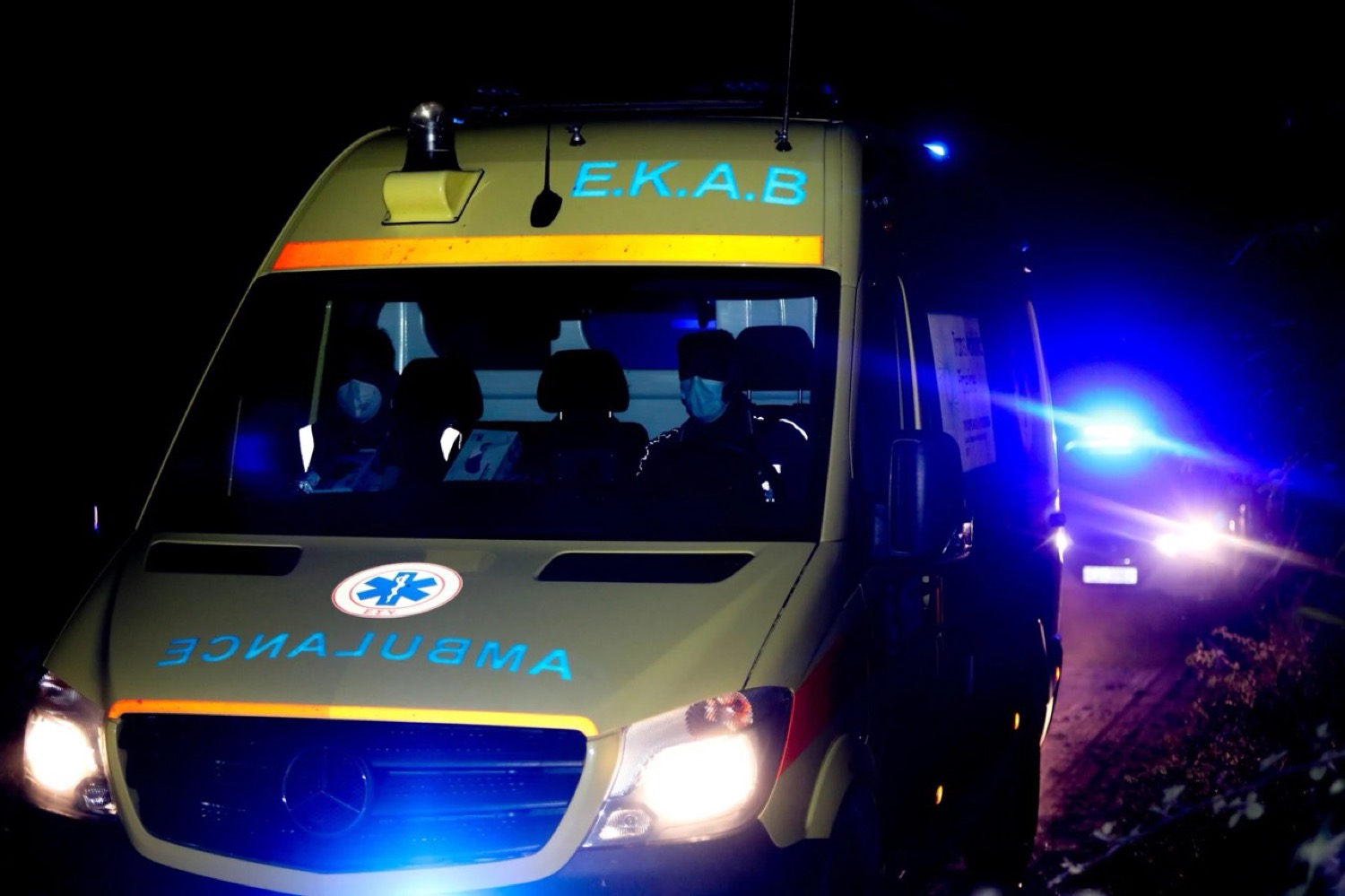 Βόλος: Δίκυκλο παρέσυρε 58χρονη στην Αναλήψεως – Στο Νοσοκομείο δύο τραυματίες