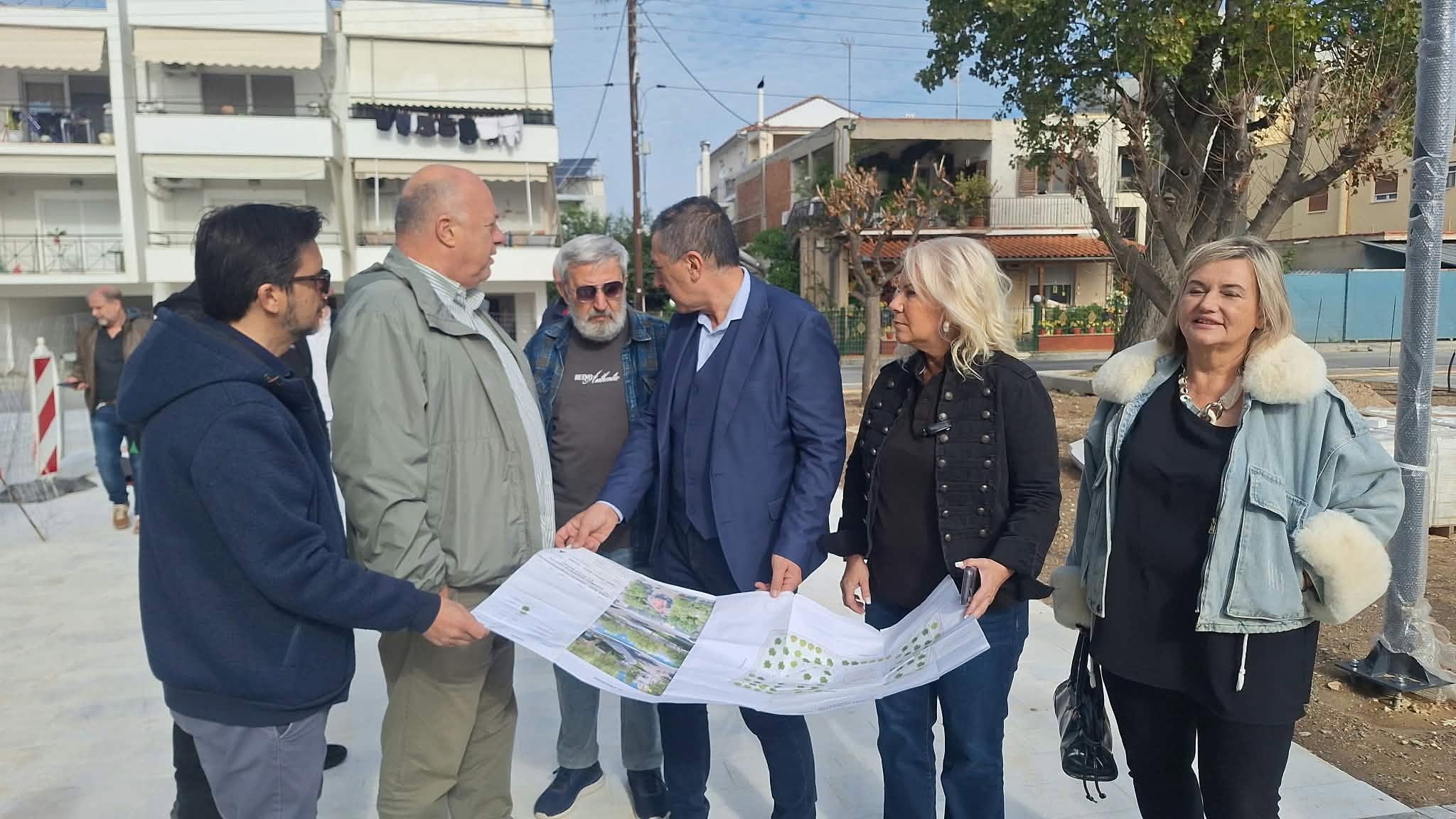 Επιθεώρησαν την ανάπλαση της πλατείας του Αγ. Τρύφωνα ο Αχ. Μπέος και ο Δ. Κουρέτας – Δείτε εικόνες και βίντεο