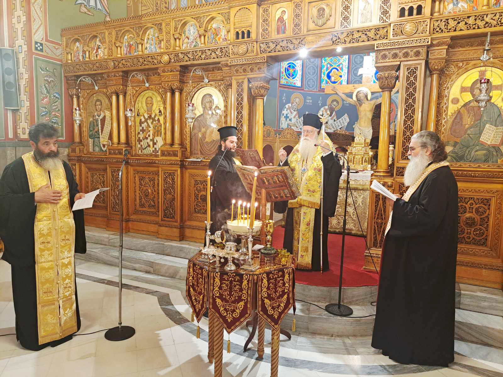 Δημητριάδος Ιγνάτιος: «Δώστε στα παιδιά την καρδιά σας» – Το Μυστήριο του Ευχελαίου για τους Εκπαιδευτικούς του Βόλου